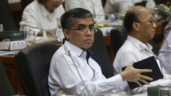 Tak Kabur ke Luar Negeri, Menaker Dorong Masyarakat Optimalkan Peluang Kerja di RI
