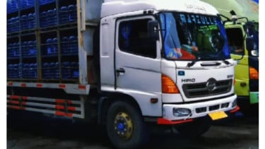 Ilustrasi Foto truk pengangkut galon sebelum kecelakaan di tol Ciawi