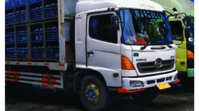 Foto Truk Pengangkut Galon Sebelum Kecelakaan Di Tol Ciawia