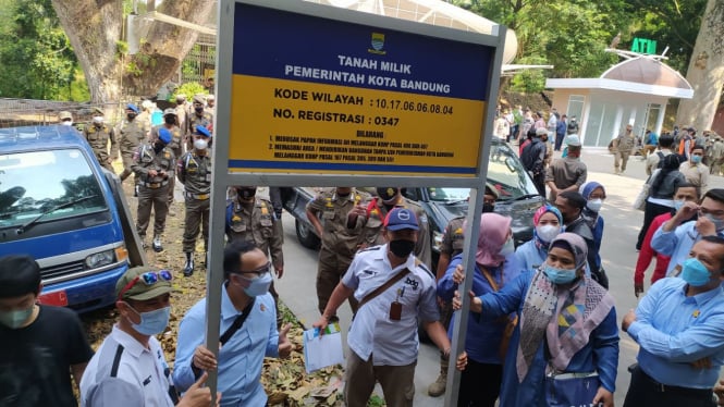 Kebun Binatang Bandung Disegel, Bagaimana Nasib Karyawannya?