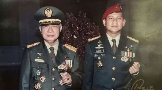 Descargar con Prabowo Sucianto Suhirto