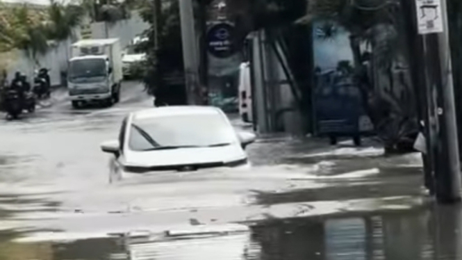 Viral Toyota Avanza Terobos Banjir Hasilnya Mengejutkan