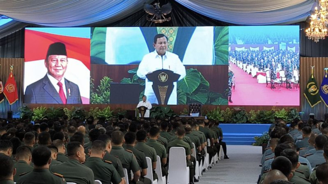 Presiden RI Prabowo beri arahan ke 1.004 perwira TNI di Istana Bogor.