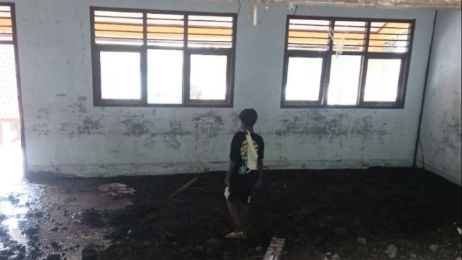 Kegiatan Belajar Siswa SMPN 2 Ambalawi Terhenti Akibat Fasilitas Rusak Pasca Banjir Bandang