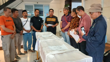 Direktur Jenderal Pemberdayaan, Moh. Fachri terima jenazah abk yang meninggal di perairan jeju, Korsel