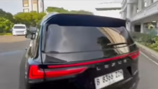 Mobil Lexus LX 600 Menteri KKP Sakti Wahyu Trenggono
