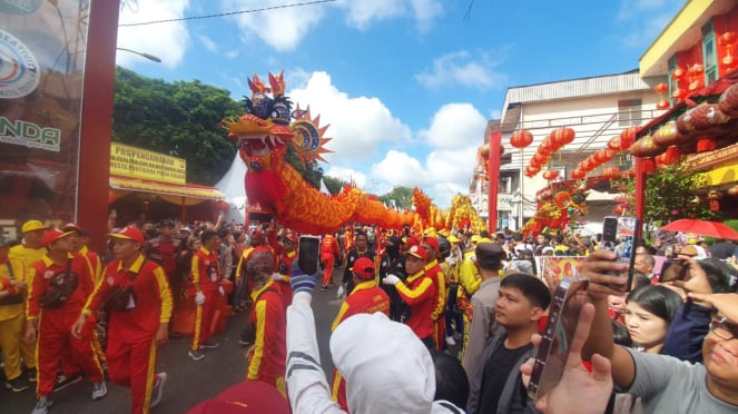 Topi perayaan go meh pontianak dimeriahkan 39 naga.