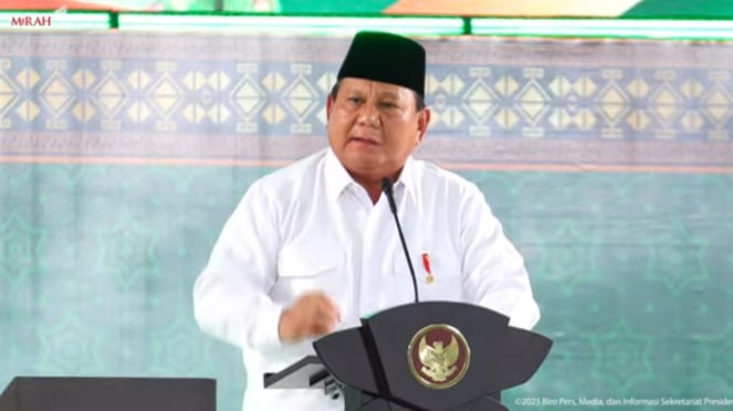 Presiden RI Prabowo Subianto saat menghadiri Pembukaan Kongres Ke-XVIII Muslimat Nahdlatul Ulama (NU) (sumber foto: tangkapan layar YouTube Sekretariat Presiden)