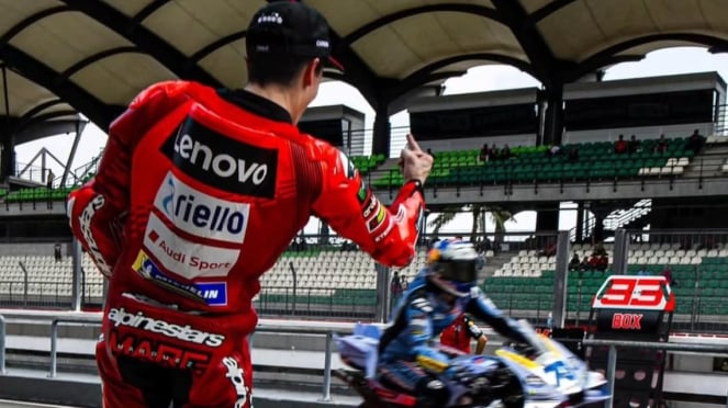 Marc Marquez Mengacungkan Jari Tengah Ke Alex Marquez