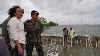 Usai Penyegelan, KKP Bongkar Pagar Laut di Bekasi