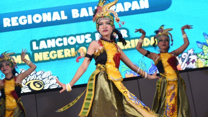 Kompetisi tari antar pelajar