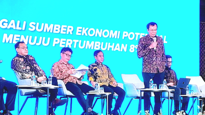[dok. Staf Ahli Menteri Koordinator Bidang Perekonomian, Raden Pardede, di acara diskusi 'Menggali Sumber Ekonomi Potensial Menuju Pertumbuhan 8 Persen', yang digelar di kawasan Gatot Subroto, Jakarta Selatan, Kamis, 13 Februari 2025]