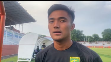 Kiper Persebaya Ernando Ari