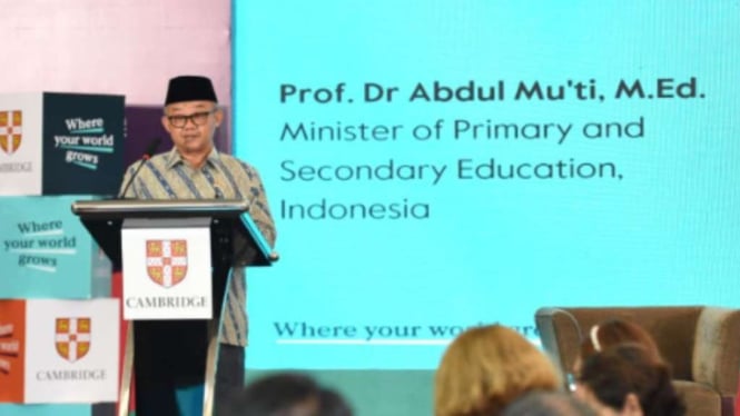 Mendikdasmen Abdul Muti Hadiri Cambridge English Asia-Pacific 2025