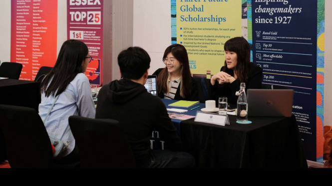 Antusiasme Pelajar Indonesia Membludak di Study in UK Expo 2025