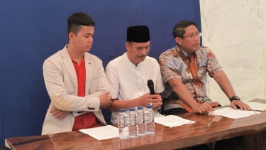 Sementara Cadod Arsin bin Anip mengeluarkan pernyataan pers