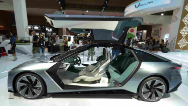 Light of ASEAN, mobil konsep Wuling turut hadir pada Booth Wuling di IIMS 2025