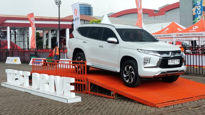 Update Pembatasan Usia Kendaraan, Perbedaan Pajero Sport Baru