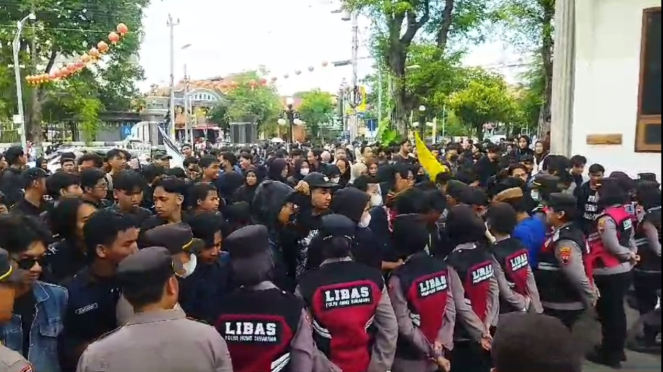 Siswa demo di depan nafsu kota perkotaan