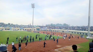 Suasana rusuh Pertandingan Persela Vs Persijap