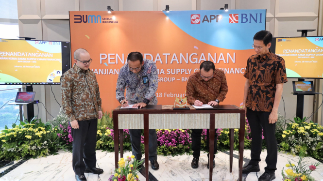 BNI menandatangani Perjanjian Kerja Sama Supply Chain Financing (SCF) dengan APP Group (dok: BNI)