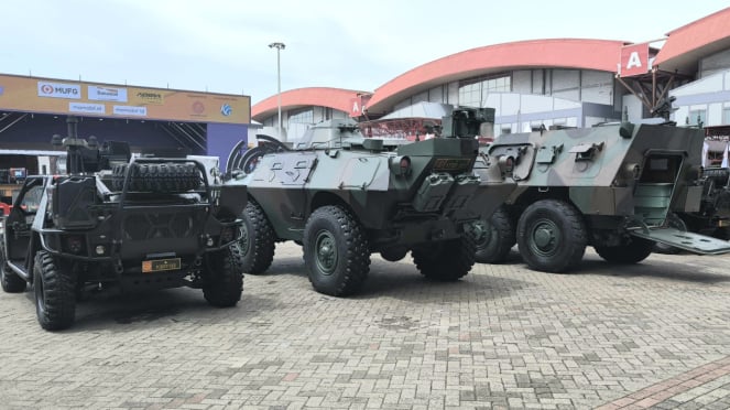 Tni Mejeng Tni Contuce Car in IIMS 2025