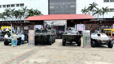 Mobil tempur milik TNI mejeng di IIMS 2025