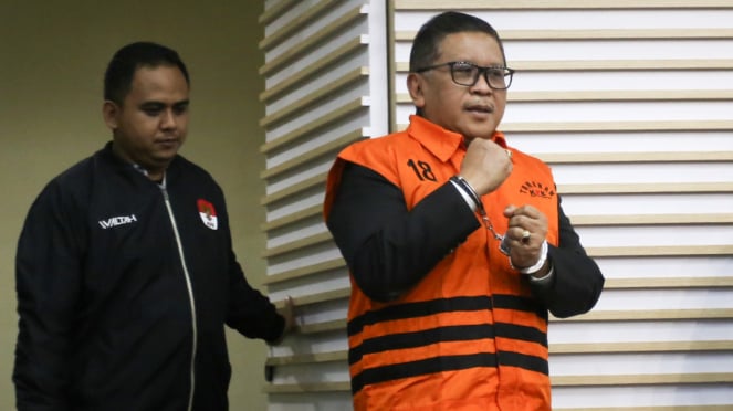 Sekjen Pdip Hasto Kristiyanto Kenakanan Rompi Tahanan KPK