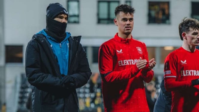 Mees Hilgers Dicoret FC Twente, Sudah Resmi Gabung Crystal Palace?