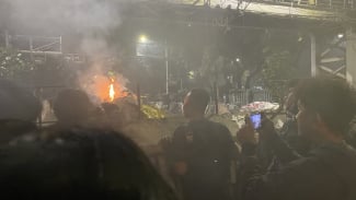  Massa Lempar Molotov, Polisi Dihujani Petasan