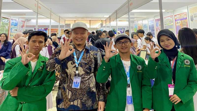 Mahasiswa Institut Ummul Quro Raih Medali Emas di Asia Youth Innovation Award 2025