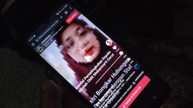 Seorang Istri di Garut memviralkan aib suami melalui media sosial 