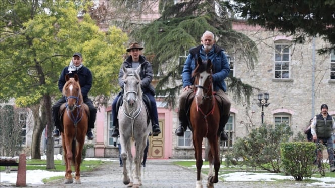 Montar a caballo para ir a la Meca, montar a caballo