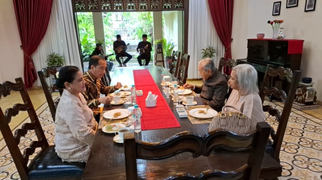 Mantan PM Malaysia Mahathir Mohamad temui Jokowi di Solo