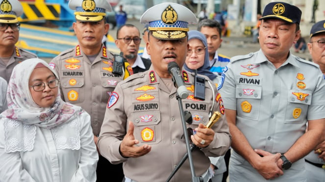 Representantes de la policía. Nuroho