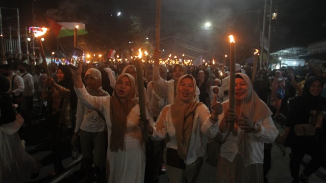 Ribuan Umat Islam di Medan Gelar Pawai Obor Sambut Bulan Ramadan 1446 Hijriah