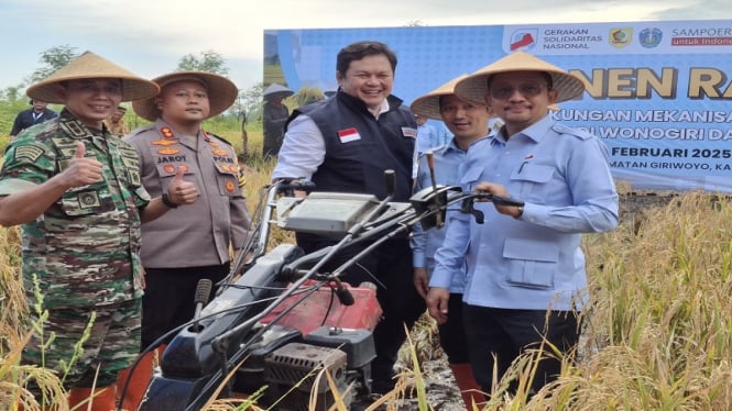 Dukung Modernisasi Pertanian, GSN Salurkan 200 ‘Paddy Reaper’ ke Petani Wonogiri dan Ponorogo