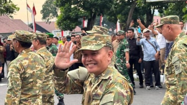 Mid Kalimantan (Central Kalimantan) Gobernador de Sabran de Augustia