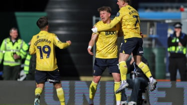 Ole Romeny mencetak gol untuk Oxford United