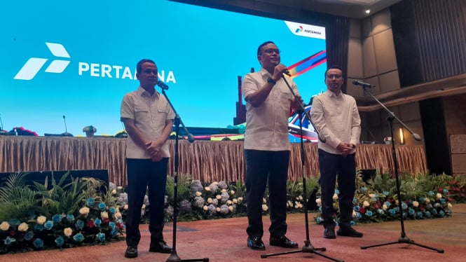 Direktur Utama PT Pertamina (Persero), Simon Aloysius Mantiri, dalam konferensi pers di Grha Pertamina, Jakarta Pusat, Senin, 3 Maret 2025
