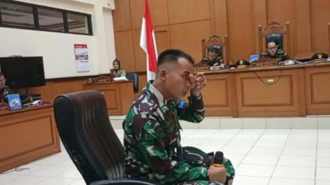 Bambang Apri Atmojo, Oknum TNL AL penembak bos rental menangis di Pengadilan