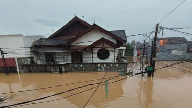 Banjir di Jatiasih, Bekasi Selatan menenggelamkan rumah