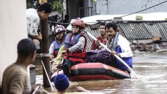 Bocah 3 Tahun yang Hanyut Karena Perahu yang Mengevakuasinya Terbalik, Ditemukan Meninggal