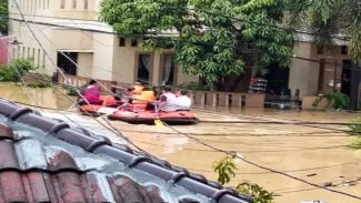 Jatiasih Terdampak Banjir Terparah di Kota Bekasi, Ratusan Warga Menunggu Dievakuasi