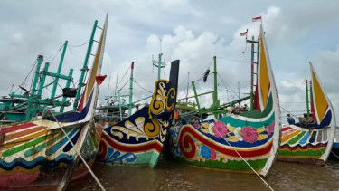 Kapal pengguna cantrang asal Lamongan yang ditangkap Polda Kalsel - Foto Dok Istimewa