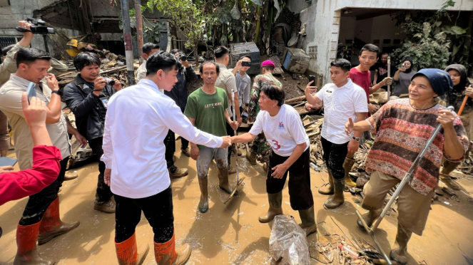 El vicepresidente Gibran revisó a las víctimas de la inundación en Becky