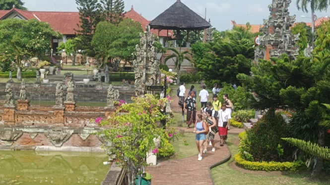 Kunjungan wisatawan di Kertagosa Klungkung didominasi oleh turis asing 