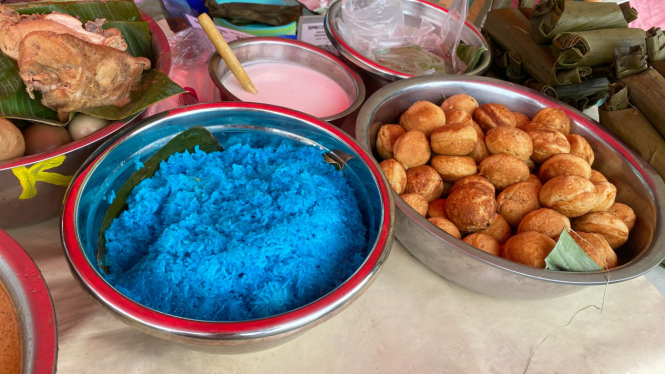 Ketan biru jajanan khas Semarang