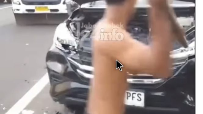 Pengrusakan Mobil yang Diduga Milik Komplotan Maling Ban