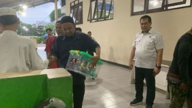 Polda Metro Jaya salurkan bantuan untuk korban banjir di Condet